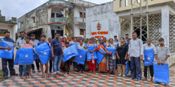 Pro Life Foundation & BVP donate 1,500 tarpaulins to labourers in 6 villages around Panoli