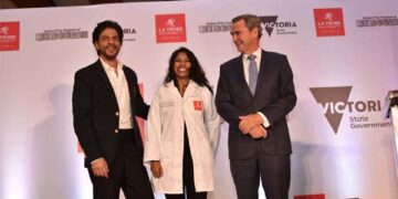 La Trobe University invites forms from bright Indian girls for Shah Rukh Khan Scholarship