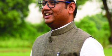 Gujarat: AAP starts virtual war, appoints 1,111 ‘social media warriors’ to spread party ideology