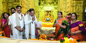 Outgoing Vice President visits Porbandar, Dwarka and Somnath in the ‘Land of the Legends’