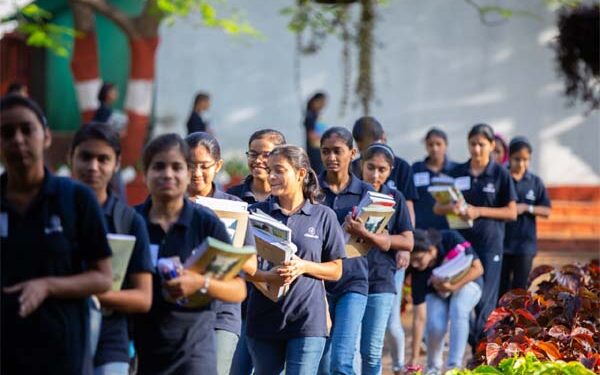 IITGN-Dakshana to train 100 EWS students in critical thinking, & communication skills