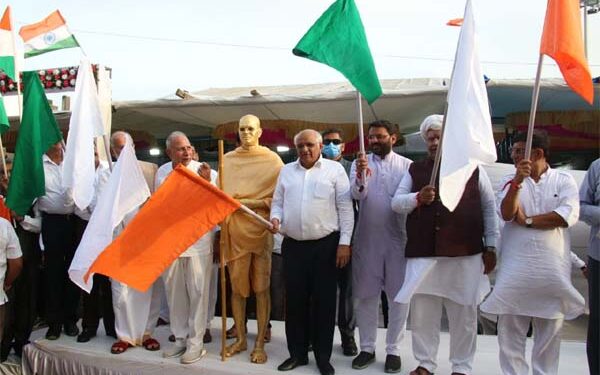 PM Modi’s centenarian mom Hiraba joins ‘Har Ghar Tiranga’ campaign in Gandhinagar