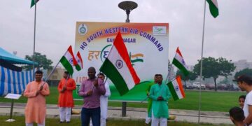 SWAC AOC-IN-C hoists Tricolour at Sabarmati Ashram; Air Force Band performs at Sabarmati River Front
