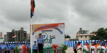 Air Marshal Vikram Singh hoists Tricolour at HQ South Western Air Command