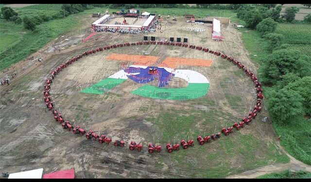 Over 1,000 Gujarat farmers hoist Tricolour at Mahindra Tractors’ 76th I-Day celebrations