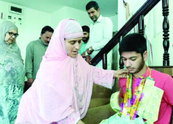NEET 2022: Meet Haziq Pervaiz Lone, The Only Indian Muslim To Figure Among 10 Toppers
