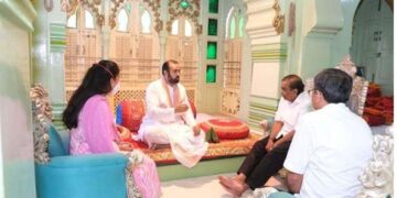 RIL chief Mukesh Ambani pays obeisance at Shrinathji Temple in Rajasthan