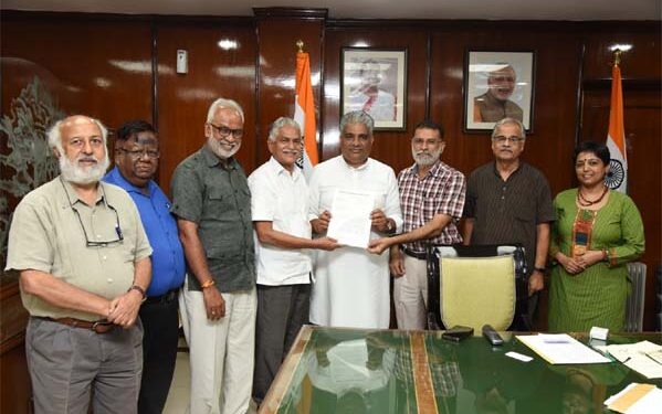 Media delegation urges Union Labour Minister ‘one nation, one pension’ policy for journalists