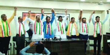 Ghar Waapsi: Mahendrasinh Vaghela quits BJP, rejoins Cong to fight ‘politics of hate’