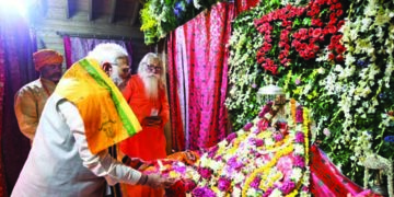 PM performs darshan, pooja of Bhagwan Shree Ramlala Virajman in Ayodhya