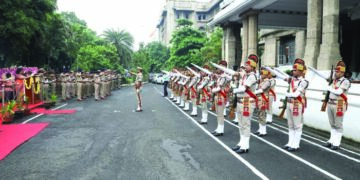 S Rly Principal Financial Advisor administers National Unity Day pledge to HQ staffers