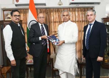 Defence Secretary-led team reviews preparations of DefExpo-2022 in Gandhinagar