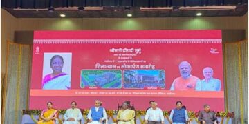 President visits Sabarmati Ashram; inaugurates projects worth Rs 1,300 cr in Gujarat