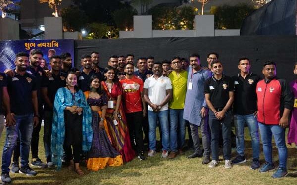 Gujarat Giant’s kabaddi players celebrate Navratri with Garba