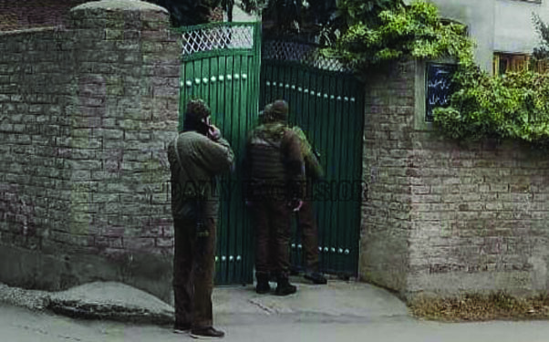 Journalist Threat Case: Several Reporters Resign; Police Raid 12 Locations Across Kashmir