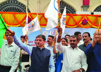 TN Guv flags off first contingent for Kasi Tamil Sangamam from Chennai Egmore
