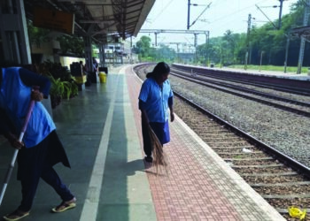 After Swachata Pakhwada, Southern Rly conducts month-long Special Cleaning Campaign 2.0