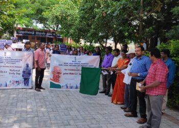 Dist Sports Officer flags off National Unity Run organized by CBC Dharmapuri Field Office