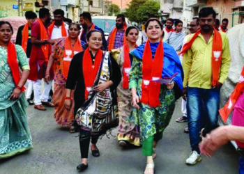 Khushbu Sundar slams Delhi minister Satyendar Jain after videos of him getting body massage