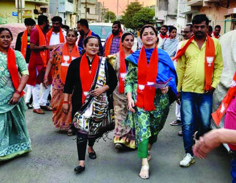 Khushbu Sundar slams Delhi minister Satyendar Jain after videos of him getting body massage