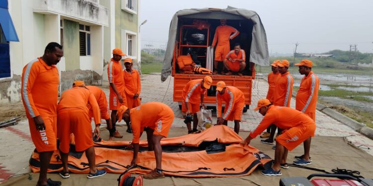 ‘Mandous’ to cross coast near Chennai, NDRF teams deployed in TN for rescue mission