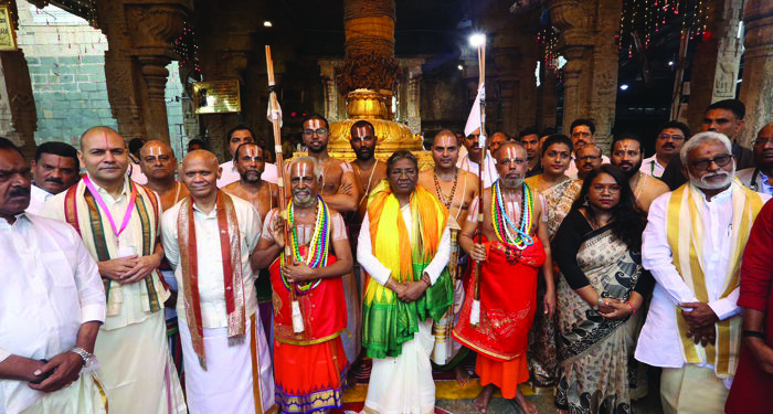 President Droupadi Murmu pays her obeisance to Lord Balaji in Tirupati