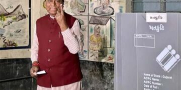 Congress pitches for change as voting underway for second phase in Gujarat