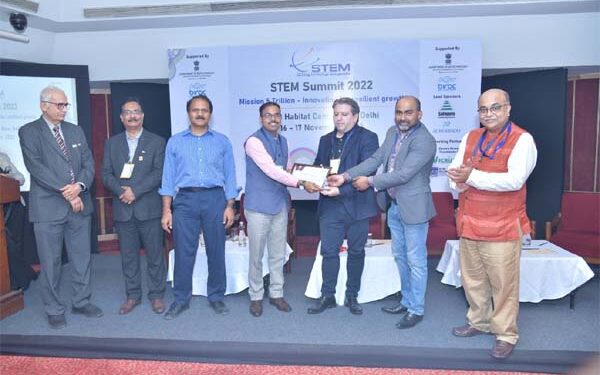 IIT Kanpur bags STEM Impact Awards 2022 for ‘Impactful Technology Transfer activities’