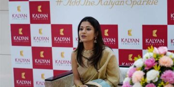 Kalyan Jewellers’ regional brand ambassador Kinjal Rajpriya opens redesigned showroom in Ahmedabad