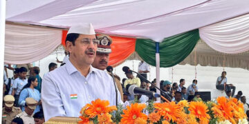 Southern Railway GM unfurls national flag to mark 74th Republic Day