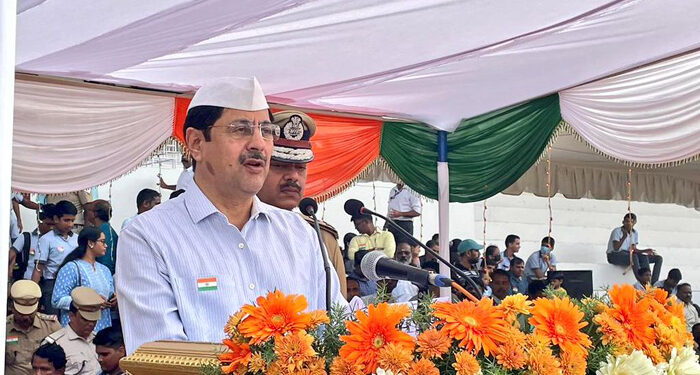 Southern Railway GM unfurls national flag to mark 74th Republic Day