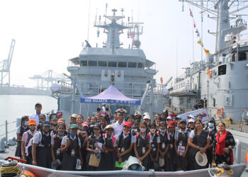 797 students from 5 Chennai schools visit Naval, ICG ships on Republic Day