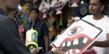 3,500 anti-pollution kites take to Aapnu Amdavad sky to raise awareness on air pollution