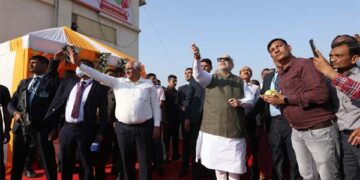 Amit Shah, CM and leaders join in kite-flying on Makar Sankranti; Tamils to celebrate Pongal