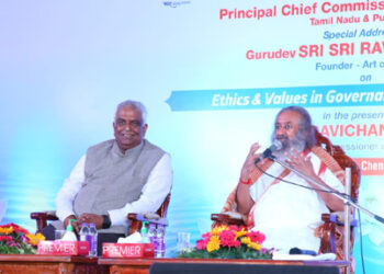 Art of Living Founder exhorts income tax officials to uphold ethics and morality at work