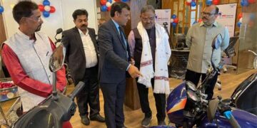 Multi-brand 2-wheeler start-up VSOL inaugurates new outlet, Ambika Auto Zone, in Ghodasar