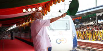 PM Modi flags off Kerala’s first Vande Bharat Express from Thiruvananthapuram