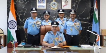 Air Marshal Vikram Singh, AOC-IN-C, SWAC, IAF receives Guard of Honour at Gandhinagar