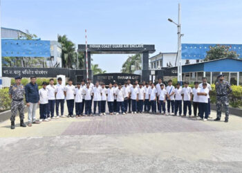 150 Gujarat student police cadets visit Indian Coast Guard base at Porbandar