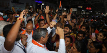 Defence Minister reaches Somnath to inaugurate Saurashtra Tamil Sangamam