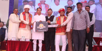 Yuva Rojgar Yojana: Bharwad Yuva Sangathan Gujarat distributes 200 vehicles