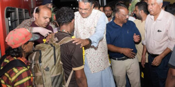 184 fishermen reach Gujarat after release from Pakistan jail