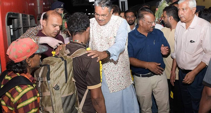 184 fishermen reach Gujarat after release from Pakistan jail
