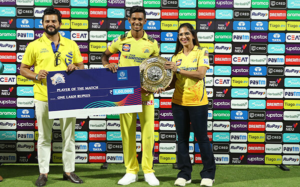 IPL match: Chennai Super Kings win Mumbai Indians by 6 wickets