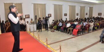 TN Governor RN Ravi fetes 9 wonder mothers for bringing up prodigies