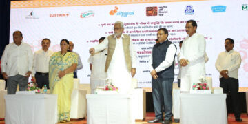 Union FAHD minister launches Gobar Se Samriddhi & Shishu Sanjeevani in Pune