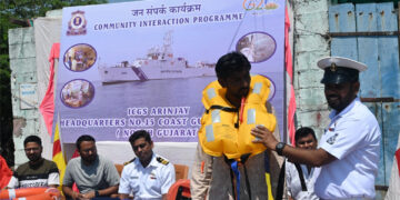 ICG conducts spl community interaction programme with fishermen at Beyt Balapar, Okha