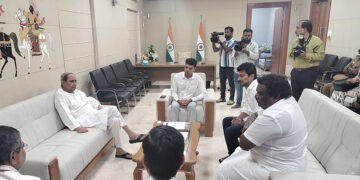 Odisha train accident: TN ministerial team meets Patnaik seeking help to Tamil passengers