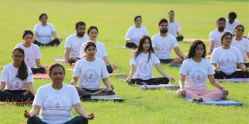 1.25 cr people take part in the Yoga Day celebration at 72,000 venues in Gujarat