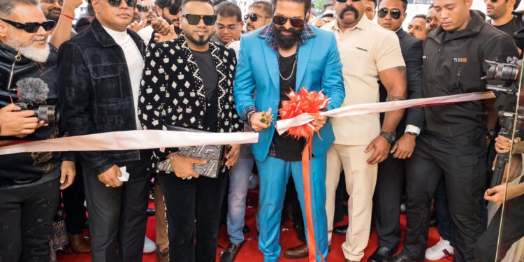 Rocking Star Yash opens secondary branch of MS Gold in Kuala Lumpur